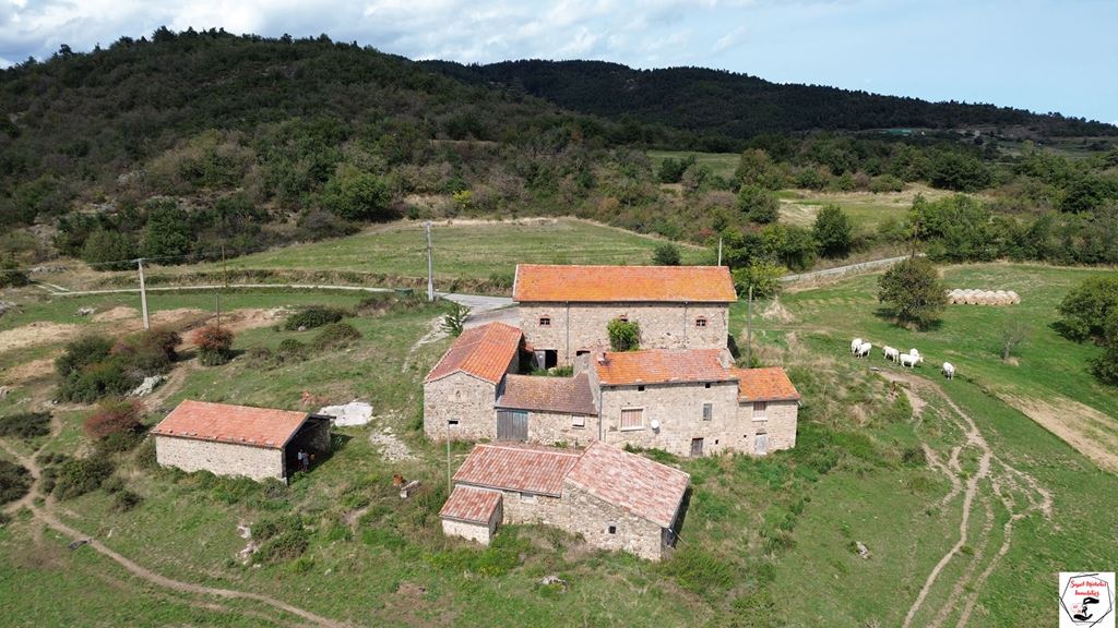 Corps de ferme ST VICTOR 525000€ SAPET MICHELAS IMMOBILIER